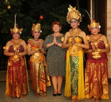 Travelnews.lv izbauda Bali džungļu viesnīcas «Ayung Resort Ubud» vakariņas.  «Turkish Airlines» un «365 Brīvdienas» 22