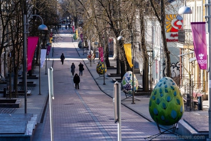 Daugavpils straujiem soļiem sagaida pavasara atnākšanu, tāpēc Daugavpils pilsētas mākslinieki ir optimistiski noskaņoti un sāk izrotāt pilsētu Lieldie 280243