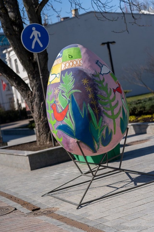 Daugavpils straujiem soļiem sagaida pavasara atnākšanu, tāpēc Daugavpils pilsētas mākslinieki ir optimistiski noskaņoti un sāk izrotāt pilsētu Lieldie 280253