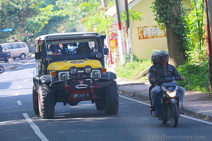 Travelnews.lv piedāvā fotomirkļus no Bali ielas dzīves un transporta 280302