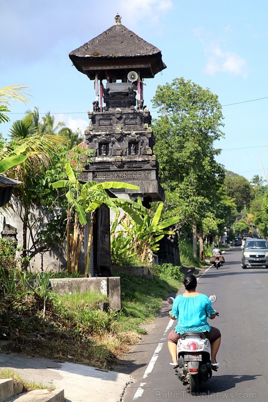 Travelnews.lv piedāvā fotomirkļus no Bali ielas dzīves un transporta 280314