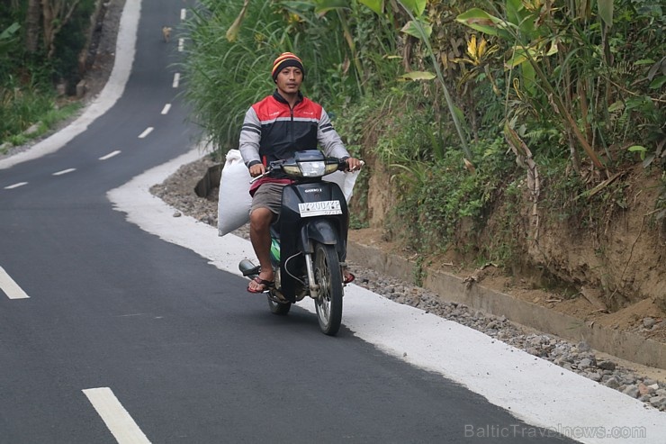 Travelnews.lv piedāvā fotomirkļus no Bali ielas dzīves un transporta 280326