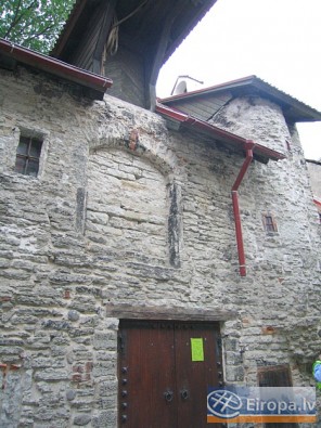 Katoļu baznīca ar vismazākajiem logiem 15226