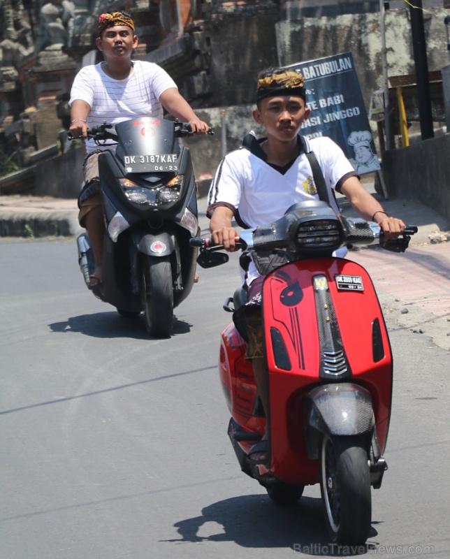 Motorolleri ir viens no svarīgākajiem transporta līdzekļiem Bali salā. «Turkish Airlines» un «365 Brīvdienas» 280483