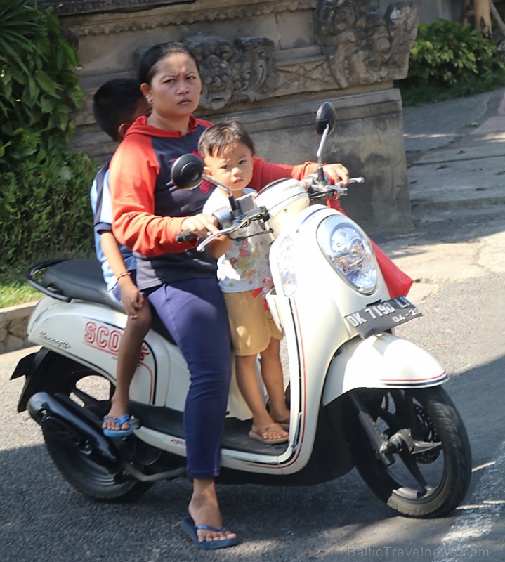 Motorolleri ir viens no svarīgākajiem transporta līdzekļiem Bali salā. «Turkish Airlines» un «365 Brīvdienas» 280484
