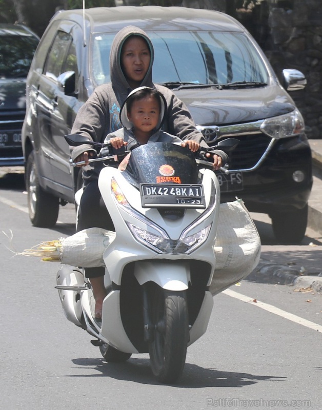 Motorolleri ir viens no svarīgākajiem transporta līdzekļiem Bali salā. «Turkish Airlines» un «365 Brīvdienas» 280495