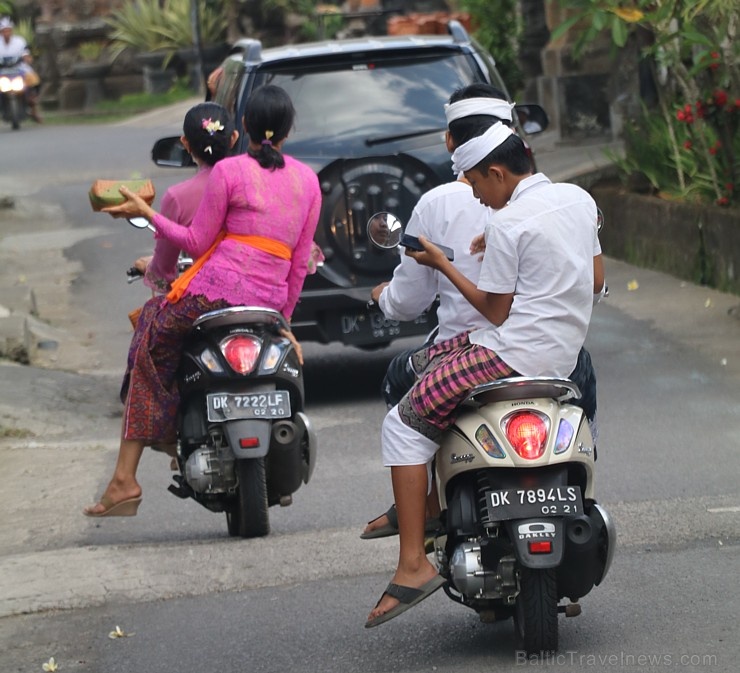 Motorolleri ir viens no svarīgākajiem transporta līdzekļiem Bali salā. «Turkish Airlines» un «365 Brīvdienas» 280502