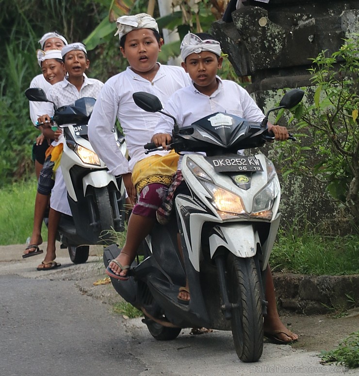 Motorolleri ir viens no svarīgākajiem transporta līdzekļiem Bali salā. «Turkish Airlines» un «365 Brīvdienas» 280508