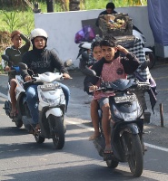 Motorolleri ir viens no svarīgākajiem transporta līdzekļiem Bali salā. «Turkish Airlines» un «365 Brīvdienas» 18