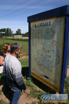 Informācijas stends, kuru pats saimnieks labprātāk izvietotu Rīgas tuvumā vai vismaz pie Krāslavas-Dagdas ceļa, nevis sētas pagalmā 15147