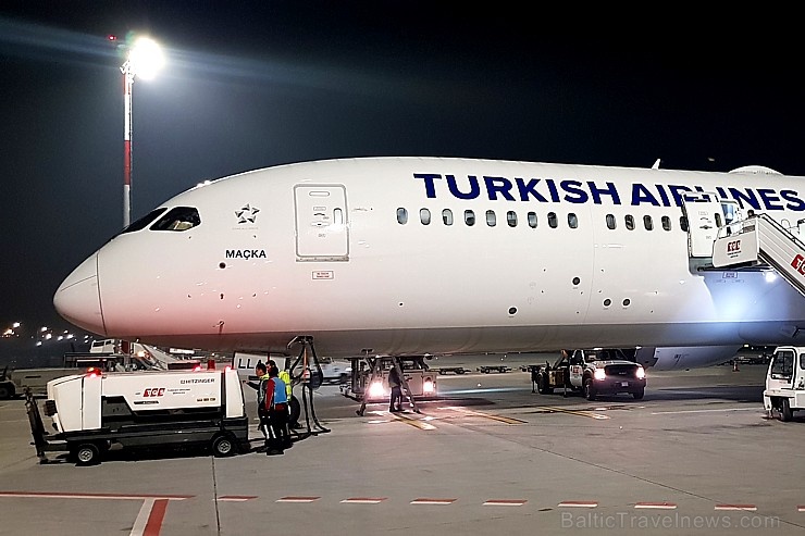 Travelnews.lv biznesa klasē ar «Turkish Airlines» lido maršrutā Bali- Stambula - Rīga. «Turkish Airlines» un «365 Brīvdienas» 281287