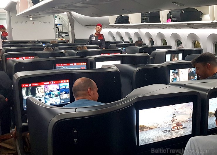 Travelnews.lv biznesa klasē ar «Turkish Airlines» lido maršrutā Bali- Stambula - Rīga. «Turkish Airlines» un «365 Brīvdienas» 281289