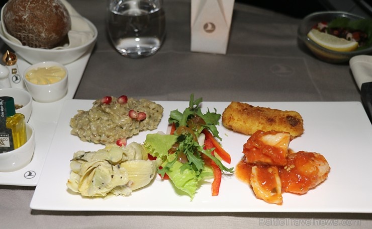 Travelnews.lv biznesa klasē ar «Turkish Airlines» lido maršrutā Bali- Stambula - Rīga. «Turkish Airlines» un «365 Brīvdienas» 281303