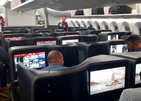 Travelnews.lv biznesa klasē ar «Turkish Airlines» lido maršrutā Bali- Stambula - Rīga. «Turkish Airlines» un «365 Brīvdienas» 3