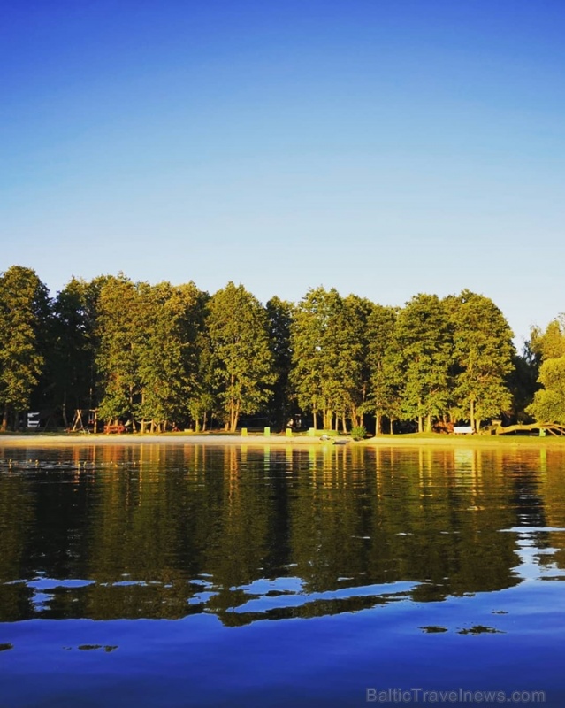 Kempings Siveri atrodas Krāslavas novada lielākā ezera Sīvera dienvidu piekrastē 282159