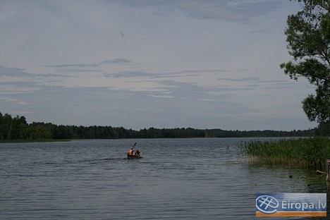 Tiek piedāvāti arī ūdenstūrisma maršruti pa Latgales ezeriem un upēm, kā arī kanoe laivu noma un transportēšana 15212