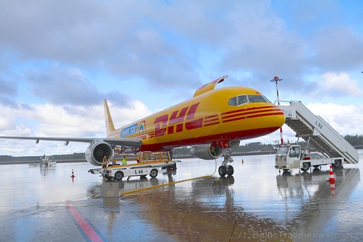 Starptautiskajā lidostā «Rīga» nolaižas īpaša «DHL» pateicības lidmašīna «Boeing 757F» 283177