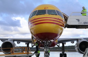 Starptautiskajā lidostā «Rīga» nolaižas īpaša «DHL» pateicības lidmašīna «Boeing 757F» 8
