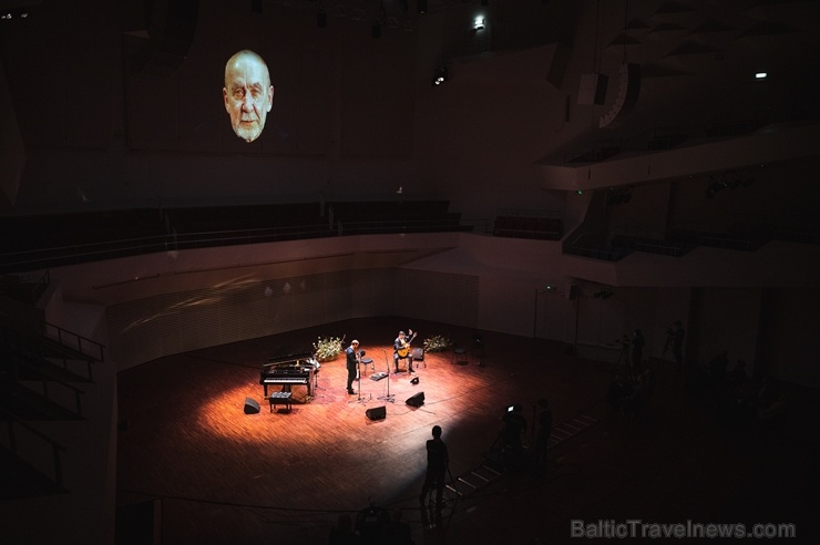 Liepājas koncertzāli «Lielais dzintars» skan Imanta Kalniņa dzimšanas dienai veltīts koncerts 283361