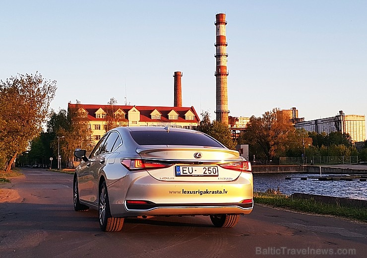 Travelnews.lv apceļo Latviju ar «Lexus ES 300h» 283654