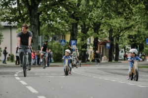 Siguldā atklāta Latvijā pirmā velo iela, kas darbojas kā pilotprojekts Siguldas kopējās satiksmes uzlabošanas koncepcijā 1