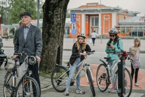 Siguldā atklāta Latvijā pirmā velo iela, kas darbojas kā pilotprojekts Siguldas kopējās satiksmes uzlabošanas koncepcijā 12