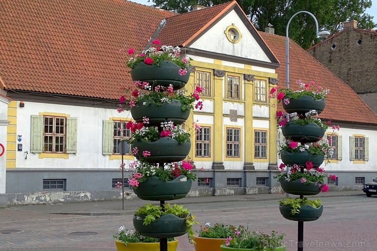 Ventspils vasarā krāšņi zied un žilbina acis 284448