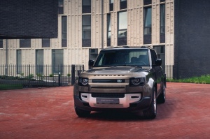 Land Rover salonā Rīgā ieradies Land Rover Defender – viens no pievilcīgākajiem desmitgades automobiļiem 3