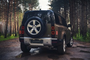 Land Rover salonā Rīgā ieradies Land Rover Defender – viens no pievilcīgākajiem desmitgades automobiļiem 9