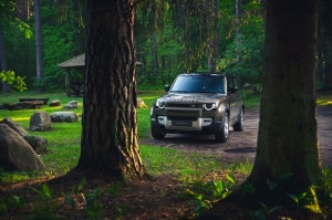Land Rover salonā Rīgā ieradies Land Rover Defender – viens no pievilcīgākajiem desmitgades automobiļiem 21