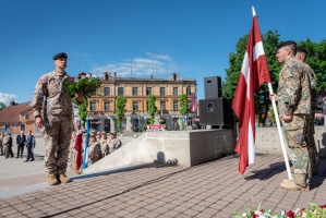 Cēsīs atzīmē Latvijas Uzvaras dienu un Cēsu kauju 101. gadadienu 9