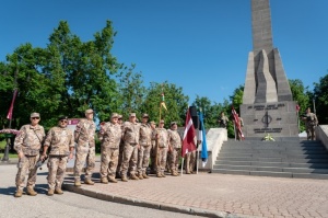 Cēsīs atzīmē Latvijas Uzvaras dienu un Cēsu kauju 101. gadadienu 1