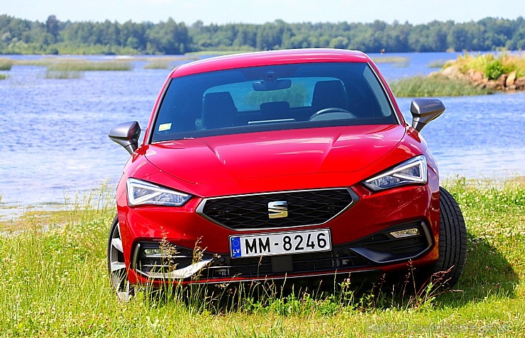 Travelnews.lv apceļo Latviju ar jauno «SEAT Leon FR eTSI» 285464