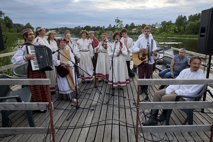 Pirmo reizi Latvijas senākajā pilsētā Ludzā  rīko koncertu uz plosta 285775