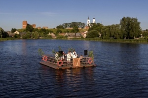 Pirmo reizi Latvijas senākajā pilsētā Ludzā  rīko koncertu uz plosta 1