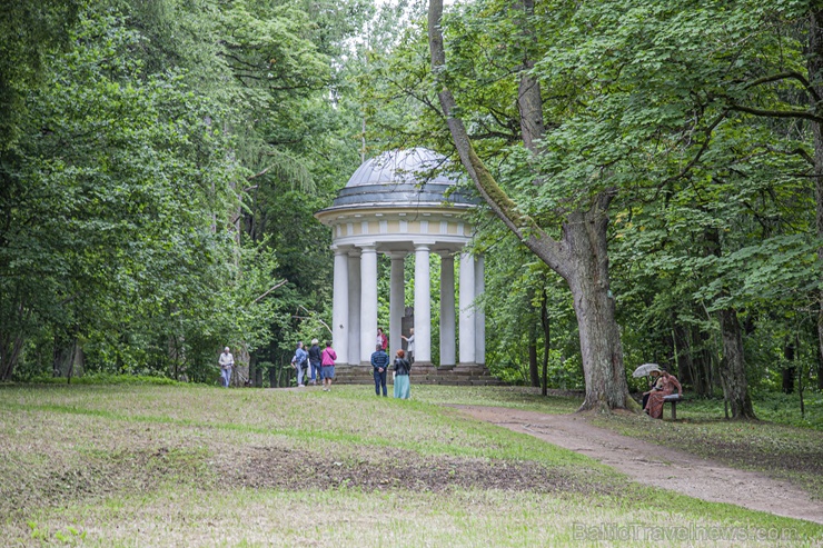 Ceļotāji Latvijas pilīs un muižās apmeklē Vēsturisko parku un dārzu dienas 285804