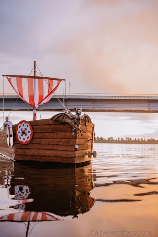Ceļotājiem Daugavas upes skaistumu Daugavpilī atklās jaunais kuģītis «Sikspārnis» 285937