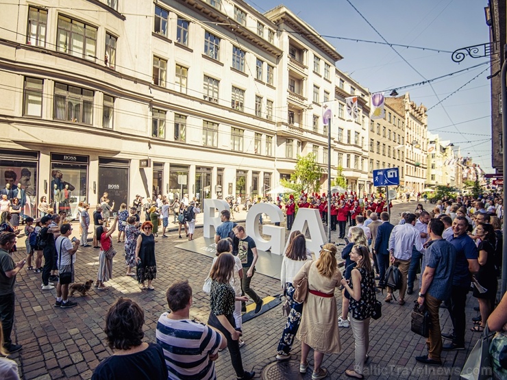 Tērbatas iela Rīgā uz mēnesi tiek nodota gājēju, riteņbraucēju un tirgotāju rīcībā 286421