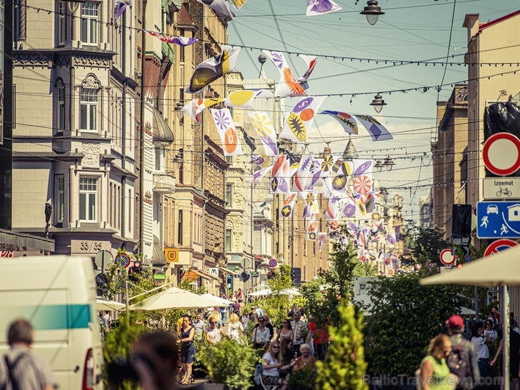 Tērbatas iela Rīgā uz mēnesi tiek nodota gājēju, riteņbraucēju un tirgotāju rīcībā 286442