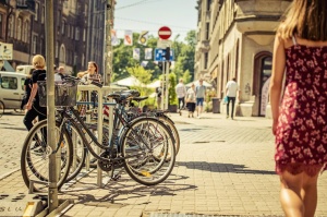 Tērbatas iela Rīgā uz mēnesi tiek nodota gājēju, riteņbraucēju un tirgotāju rīcībā 29