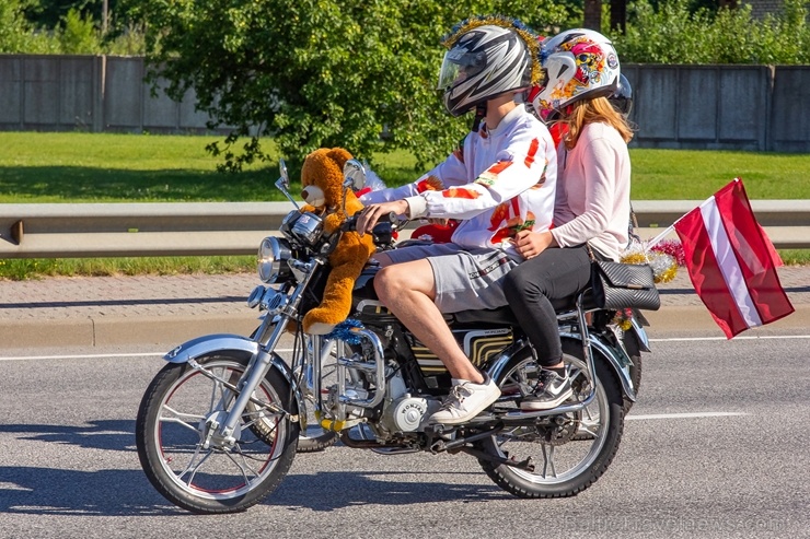 Ventspils ielas un ostas promenādi pierūcina «Kurland bike meet 2020» Motociklu parāde 286590