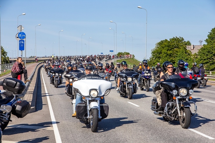 Ventspils ielas un ostas promenādi pierūcina «Kurland bike meet 2020» Motociklu parāde 286592