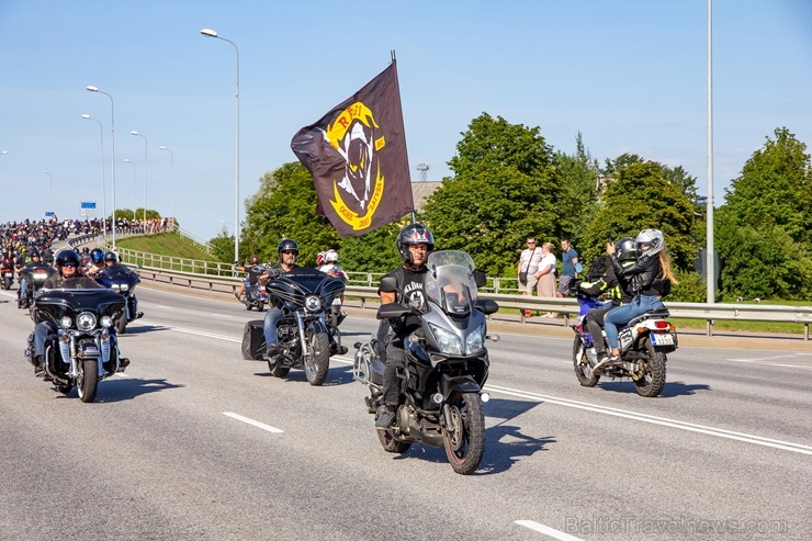 Ventspils ielas un ostas promenādi pierūcina «Kurland bike meet 2020» Motociklu parāde 286596