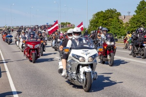 Ventspils ielas un ostas promenādi pierūcina «Kurland bike meet 2020» Motociklu parāde 3