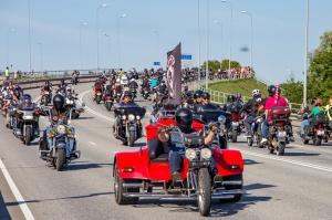 Ventspils ielas un ostas promenādi pierūcina «Kurland bike meet 2020» Motociklu parāde 26