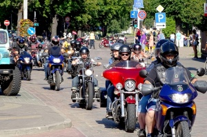 Ventspils ielas un ostas promenādi pierūcina «Kurland bike meet 2020» Motociklu parāde 30