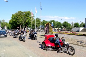 Ventspils ielas un ostas promenādi pierūcina «Kurland bike meet 2020» Motociklu parāde 34