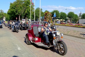 Ventspils ielas un ostas promenādi pierūcina «Kurland bike meet 2020» Motociklu parāde 36