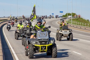 Ventspils ielas un ostas promenādi pierūcina «Kurland bike meet 2020» Motociklu parāde 38