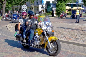 Ventspils ielas un ostas promenādi pierūcina «Kurland bike meet 2020» Motociklu parāde 39